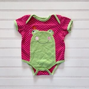 VINTAGE BUSTER BROWN EUC Girls Frog Embroidered Appliqué Onesie